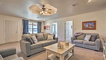 House (5 Bedrooms) | Interior