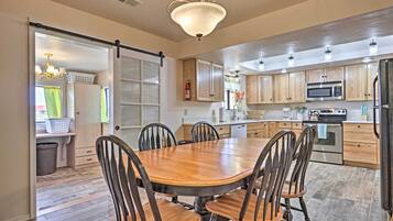 ู
ูุฒู (5 Bedrooms) | ุงูู
ูุดุฃุฉ ู
ู ุงูุฏุงุฎู