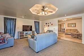 House (5 Bedrooms) | Interior