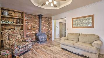 ู
ูุฒู (5 Bedrooms) | ุงูู
ูุดุฃุฉ ู
ู ุงูุฏุงุฎู