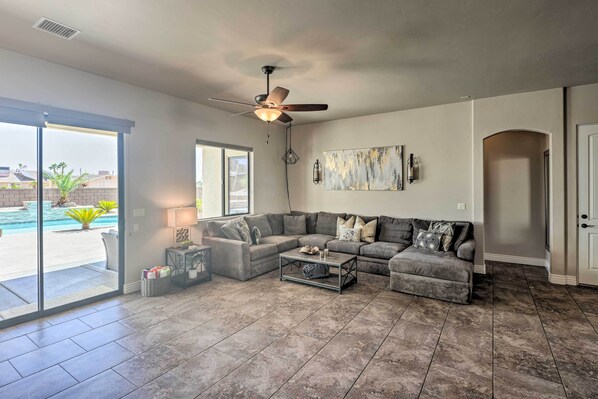 House (3 Bedrooms) | Interior
