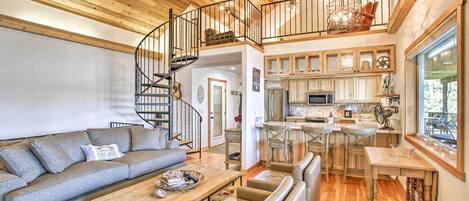 House (4 Bedrooms) | Front of property