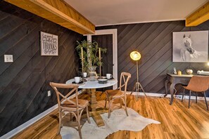 Apartment (0 Bedroom) | Interior