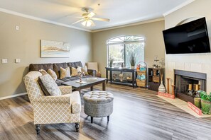 Apartment (2 Bedrooms) | Front of property