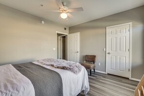 Apartment (2 Bedrooms) | Interior - Close to Golfing & Shopping: Condo in Scottsdale! (Scottsdale)