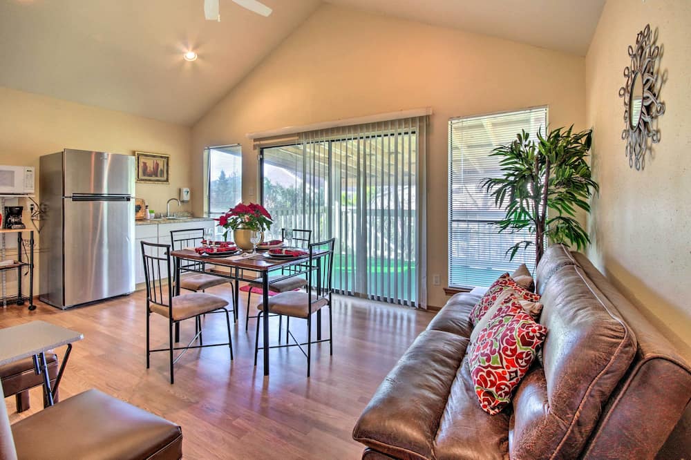 Quiet Rental w/ Balcony: 14 Mi to Downtown Houston - Houston, AL
