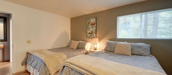 Cozy Beachouse: View & Deck, Steps From Skagit Bay
