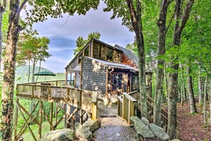 House (5 Bedrooms) | Interior - 3 Mi to Beech Mtn: Treetop Cabin w/ Deck & Views (Banner Elk)