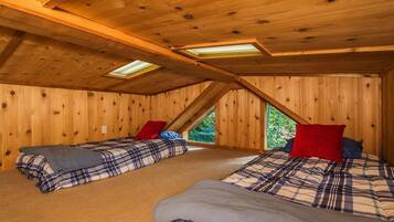 House (2 Bedrooms) | 2 bedrooms, bed sheets