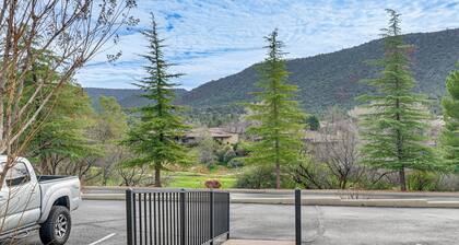 Sedona Condo on Golf Course w/ Mountain Views!