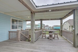 House (3 Bedrooms) | Interior - Luxe Crystal Beach Retreat w/ Views! Walk to Shore (Port Bolivar)