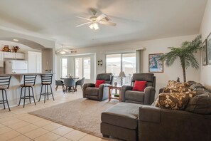 Interior - 2 Mi to Lake & Dtwn: Lake Havasu City Home! (Lake Havasu City)