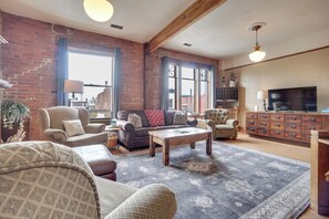 Apartment (3 Bedrooms) | Interior - Historic Laramie Apt: Walk to Shops & Restaurants (Laramie)