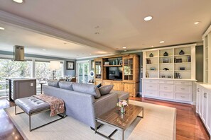 Apartment (1 Bedroom) | Front of property - Designer Apartment < 1 Mile to Downtown San Rafael (San Rafael)