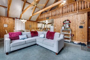 House (2 Bedrooms) | Interior