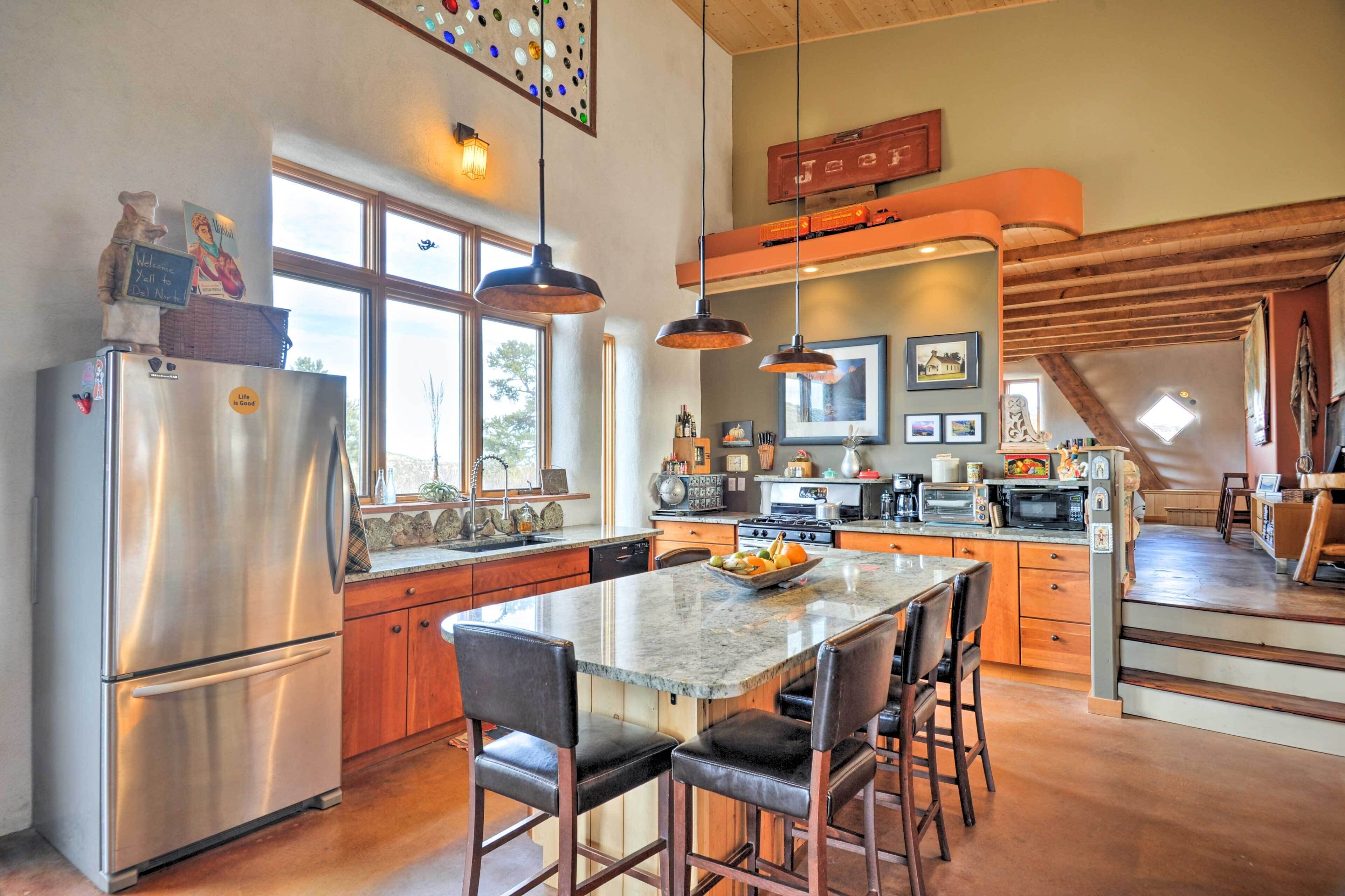 House (6 Bedrooms) | Interior