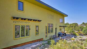 House (6 Bedrooms) | Interior