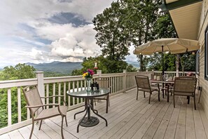 Terrace/patio - Secluded Mountain Home w/ Stunning Views & Deck! (Bryson City)