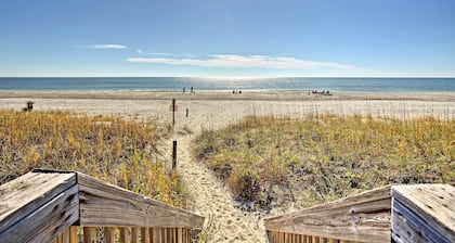 Steps to Shore! Group Retreat in Holden Beach