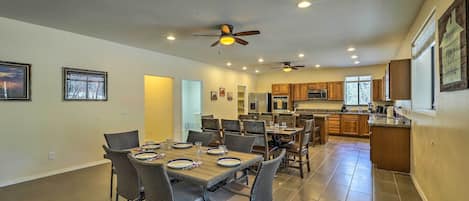 House (5 Bedrooms) | Interior