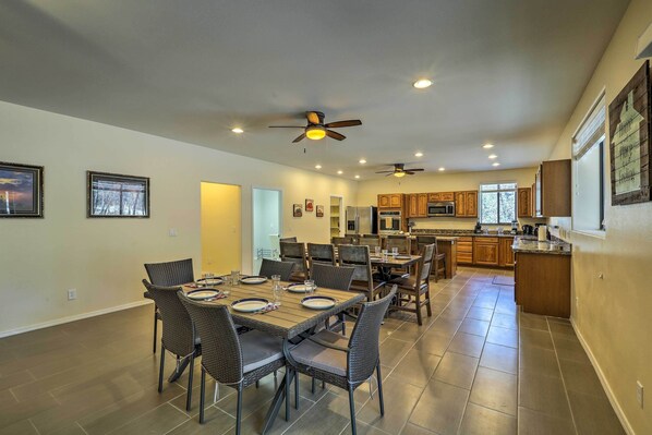 House (5 Bedrooms) | Interior