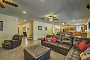 House (5 Bedrooms) | Interior