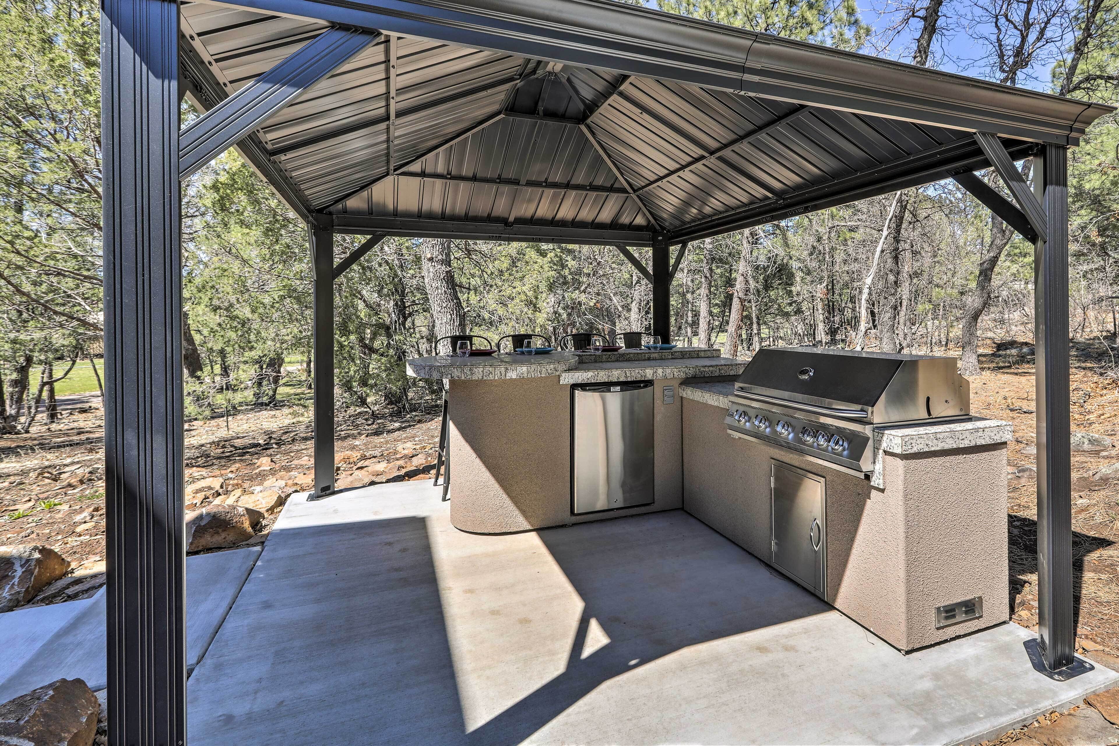 House (5 Bedrooms) | Interior