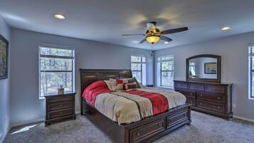 House (5 Bedrooms) | Interior