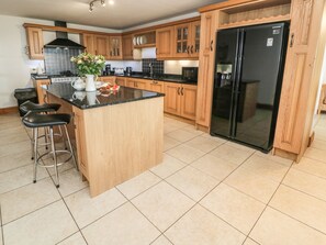 Fridge, dishwasher, electric kettle, toaster - On The Watersedge (Chathill)