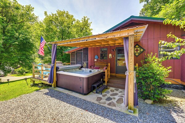 Bryson City Home W/ Deck ~ 1 Mi To Fontana Lake - North Carolina