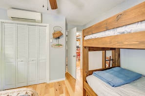 ํ์ฐ์ค (2 Bedrooms) | ๋ด๋ถ