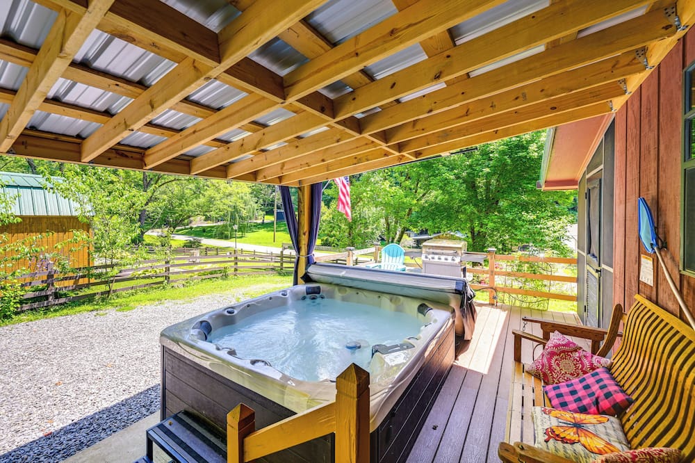 Bryson City Home w/ Deck ~ 1 Mi to Fontana Lake - Swain County, NC