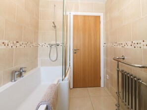 Shower, hair dryer - 20 Glyn Y Mor (Pwllheli)