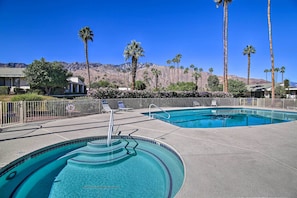 Outdoor pool - Modern Palm Springs Townhouse - Steps From Pool! (Palm Springs)