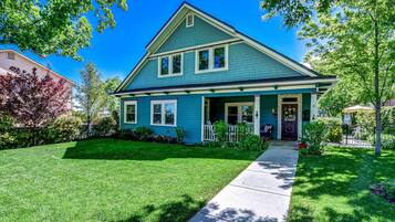 House (5 Bedrooms) | Front of property