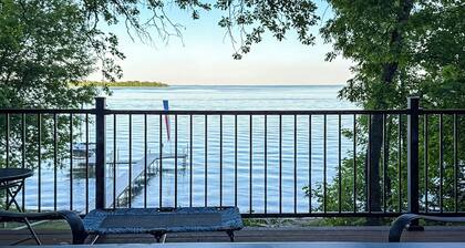 Waterfront Leech Lake Cabin: Dock, Fire Pit, Deck