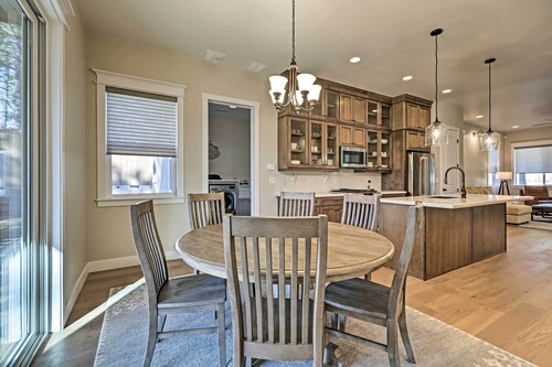 Flagstaff Oasis w/ Hot Tub - 3 Mi to Downtown!