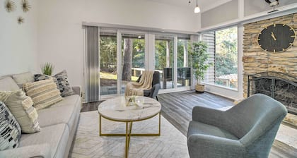 Coldspring Cottage < 1 Mi to Lake Livingston!