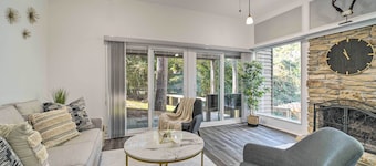 Coldspring Cottage < 1 Mi to Lake Livingston!