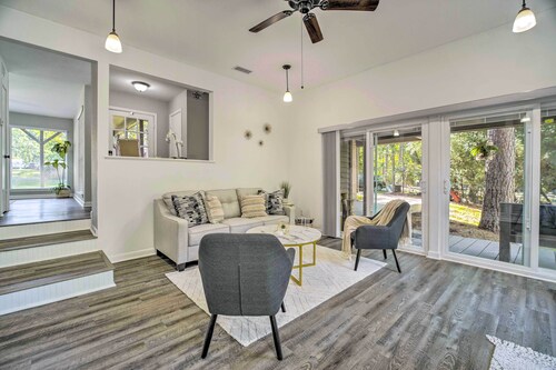 Coldspring Cottage < 1 Mi to Lake Livingston!