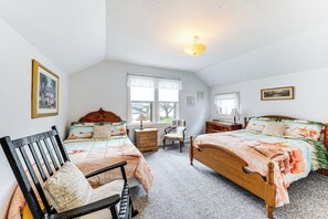 Cottage (3 Bedrooms) | Interior - Twin Lakes Cottage: Walk to Elizabeth Lake! (Twin Lakes)