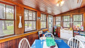 Cottage (3 Bedrooms) | Interior