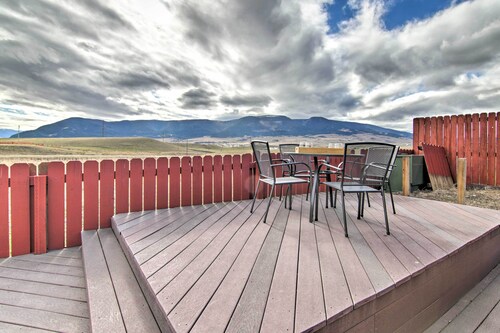 Livingston House w/ Mtn Views, Deck & Grill!
