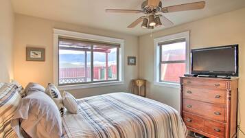2 bedrooms, bed sheets