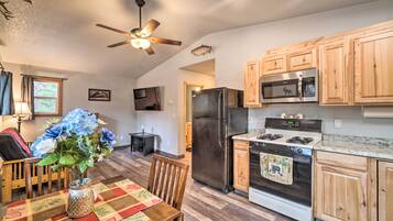 House (2 Bedrooms) | Interior