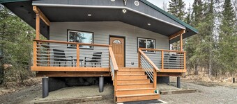 Cozy Downtown Soldotna Cabin: Dogs Welcome!