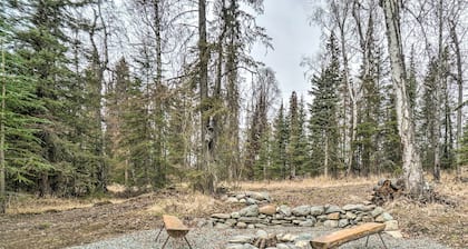 Cozy Downtown Soldotna Cabin: Dogs Welcome!