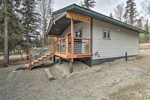 House (2 Bedrooms) | Interior - Cozy Downtown Soldotna Cabin: Dogs Welcome! (Soldotna)