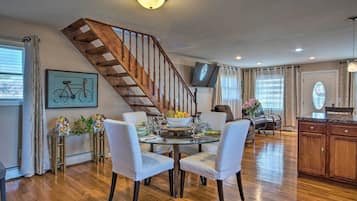 House (3 Bedrooms) | Dining