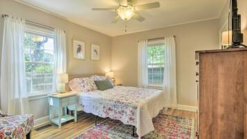 House (3 Bedrooms) | 3 bedrooms, bed sheets